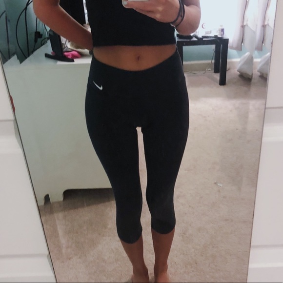 Nike Pants - Nike Dri-Fit Black Cropped Leggings